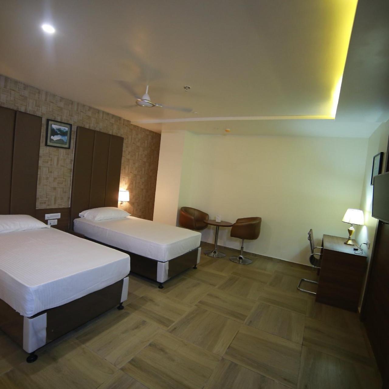 Hotel Svm Grand Medipally Hyderabad Eksteriør bilde