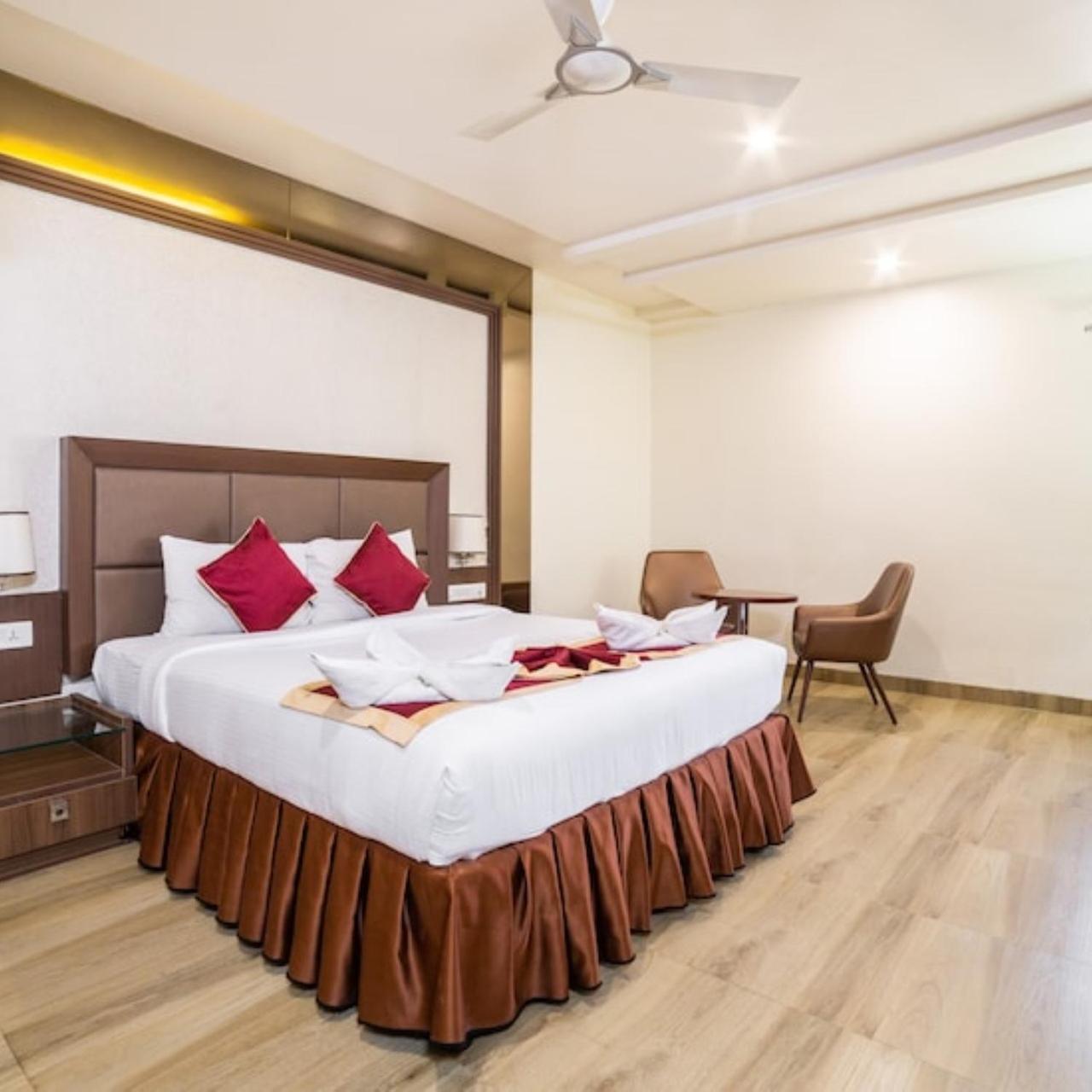 Hotel Svm Grand Medipally Hyderabad Eksteriør bilde