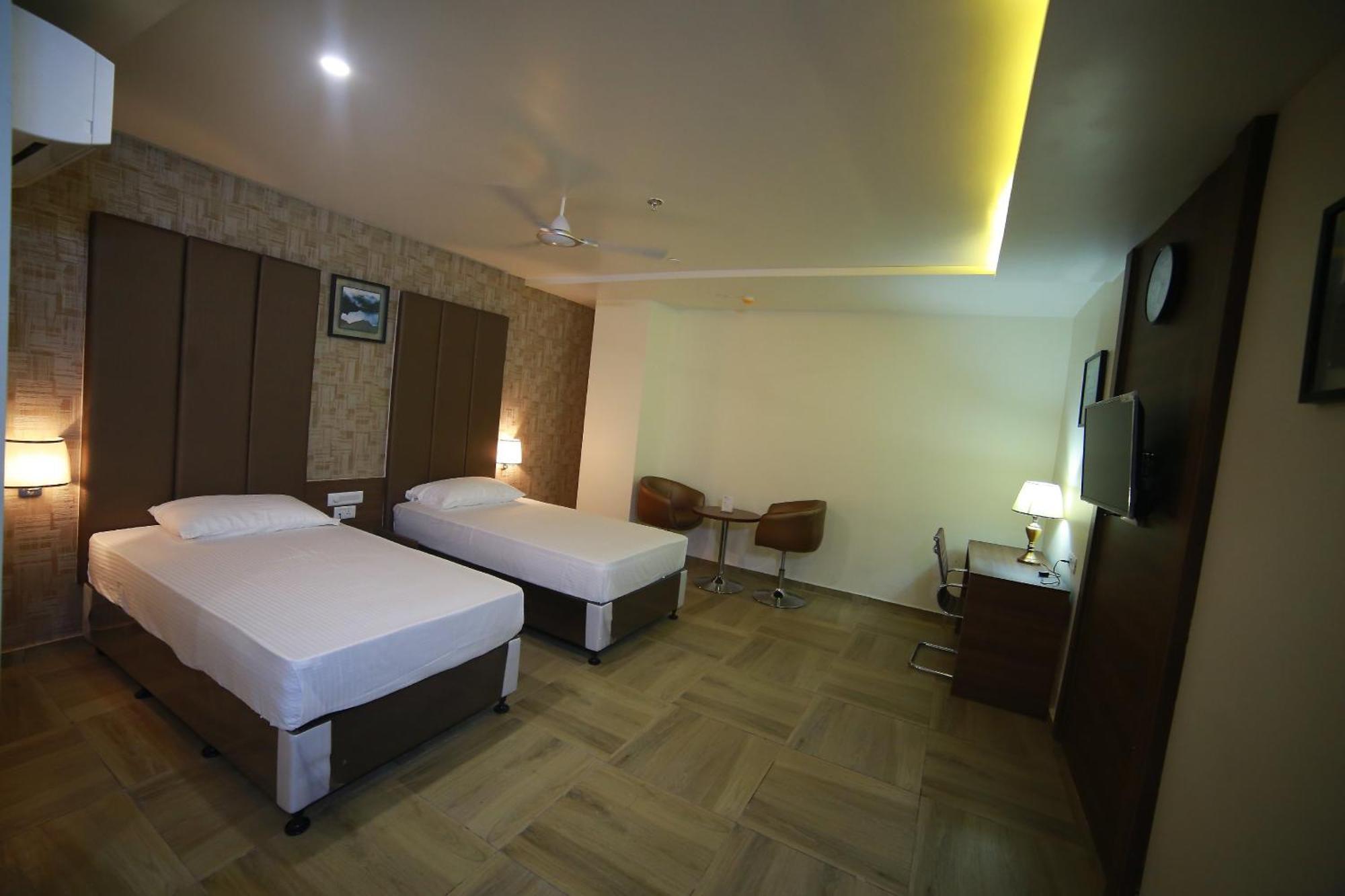 Hotel Svm Grand Medipally Hyderabad Eksteriør bilde