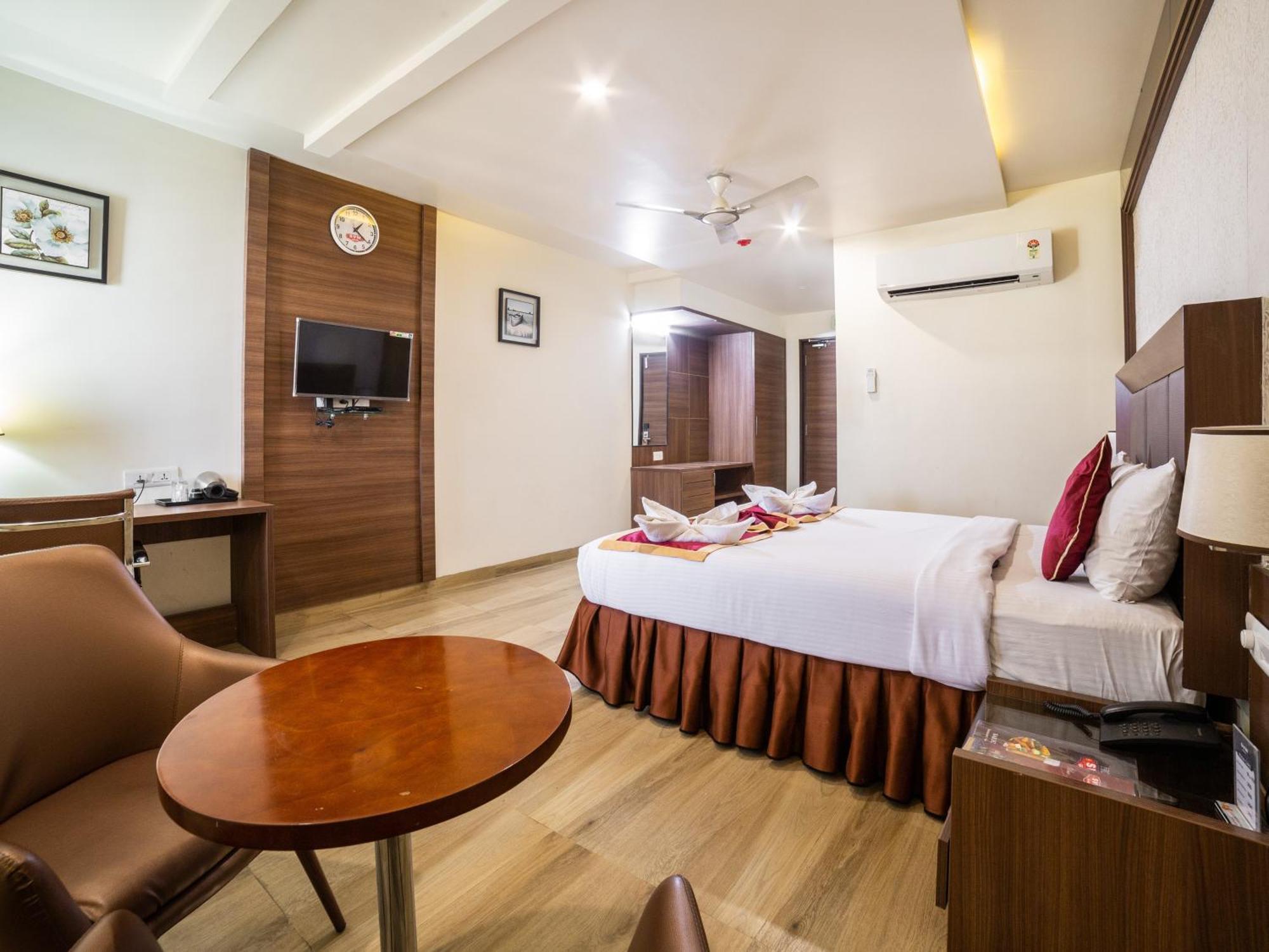 Hotel Svm Grand Medipally Hyderabad Eksteriør bilde